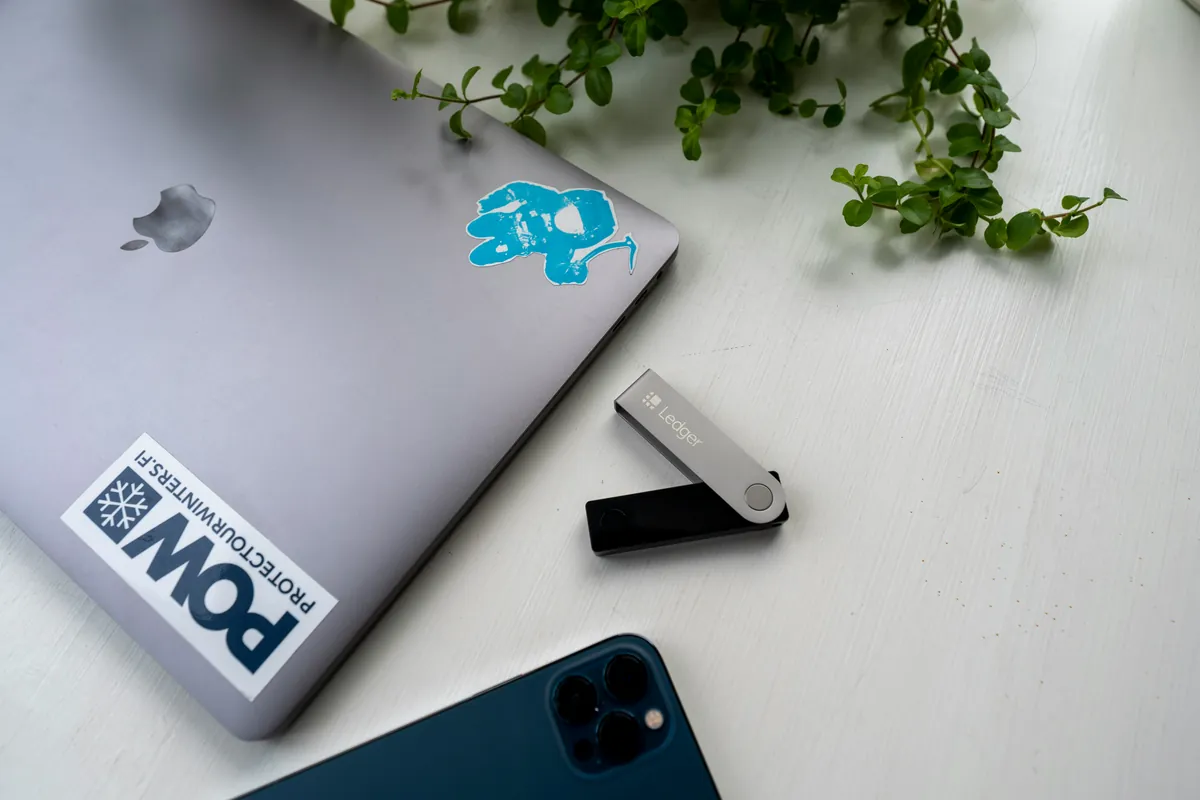 Crypto hardware wallet with laptop setup